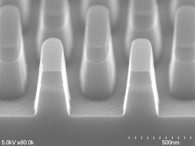 Cross-sectional SEM of PT004 after Si etching and before oxide fill